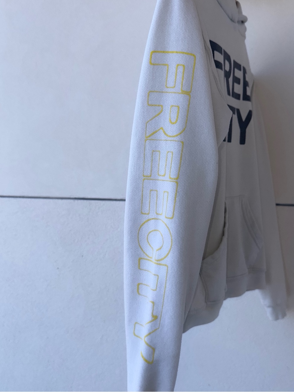 FreeCity light blue pre owned hoodie - Picture 3 of 6